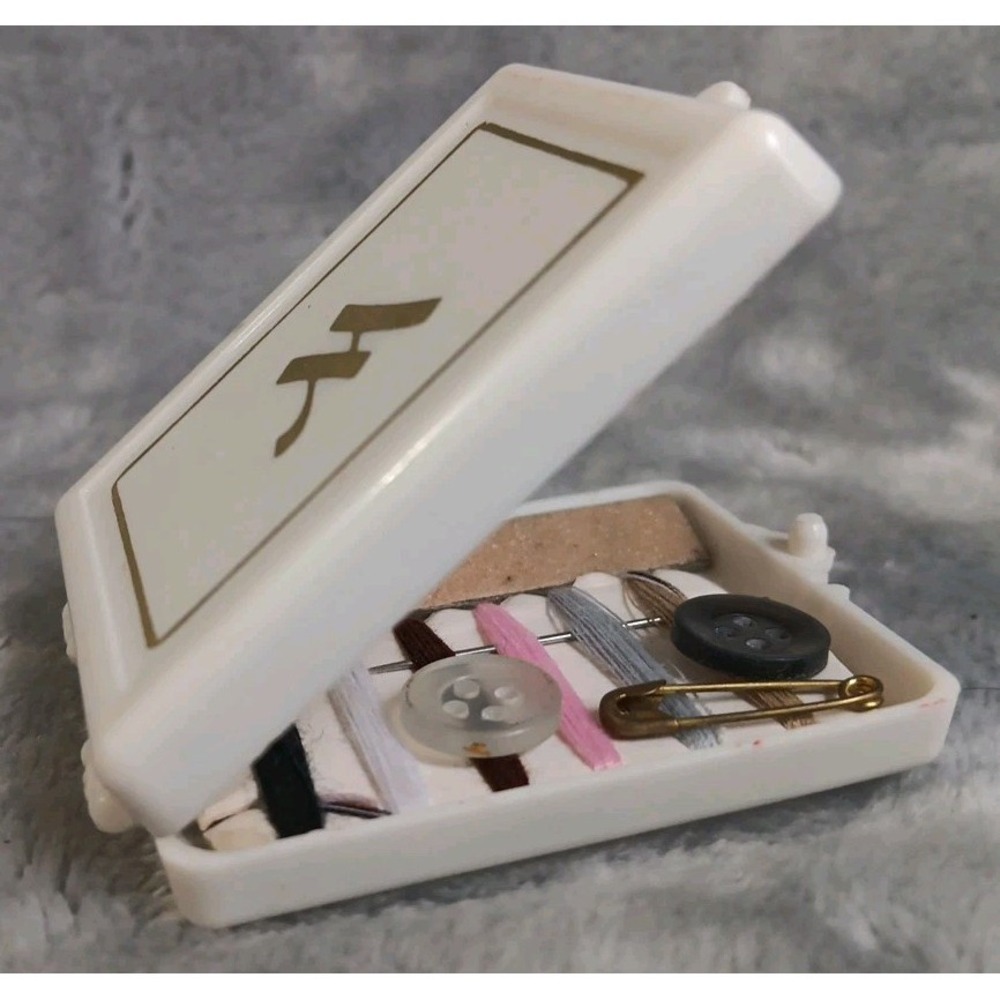 Vintage Travel Sewing Kit Marriott‎ Hotel Advertising Unused Made In Hong Kong